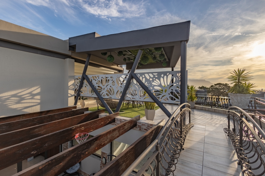 4 Bedroom Property for Sale in Baronetcy Estate Western Cape